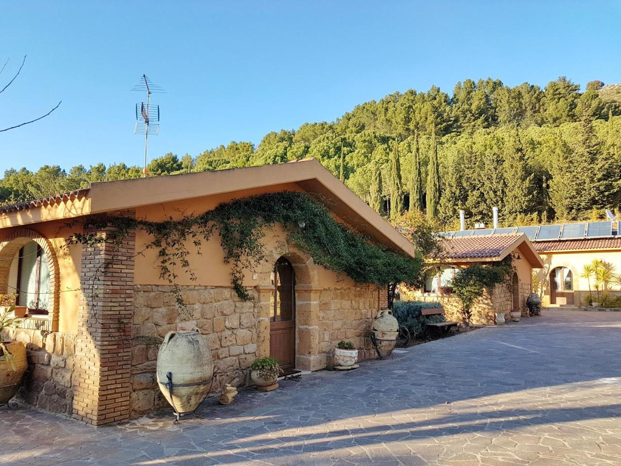 Agriturismo Il Drago Mirabella Imbaccari Екстериор снимка