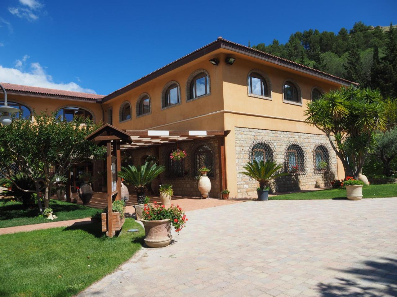 Agriturismo Il Drago Mirabella Imbaccari Екстериор снимка
